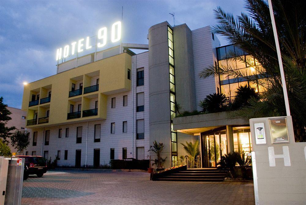Hotel 90 Capurso ภายนอก รูปภาพ